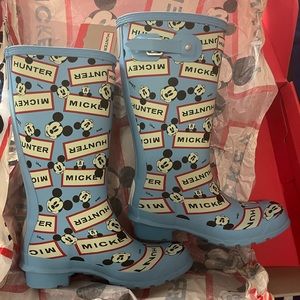 NIB Hunter Mickey Mouse Rain Boots size 3Boys, 4Girls.